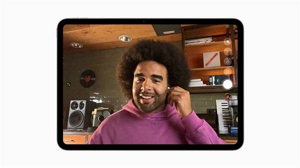 苹果iOS 26发布 AirPods新升级！遥控拍照、录音棚级录音来了