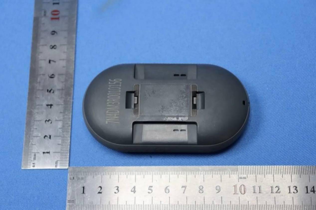 大疆未发布的 DJI RC Track 无人机遥控器曝光