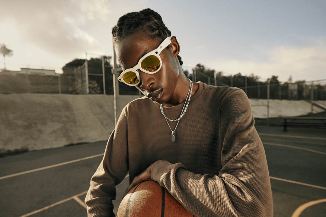 Meta × Oakley 推出「Performance AI」智能眼镜